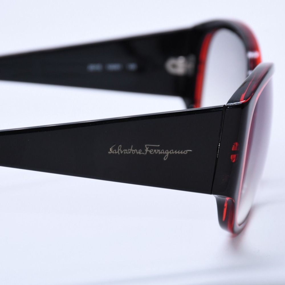 極美品 SALVATORE FERRAGAMO サルバトーレフェラガモ スクエア