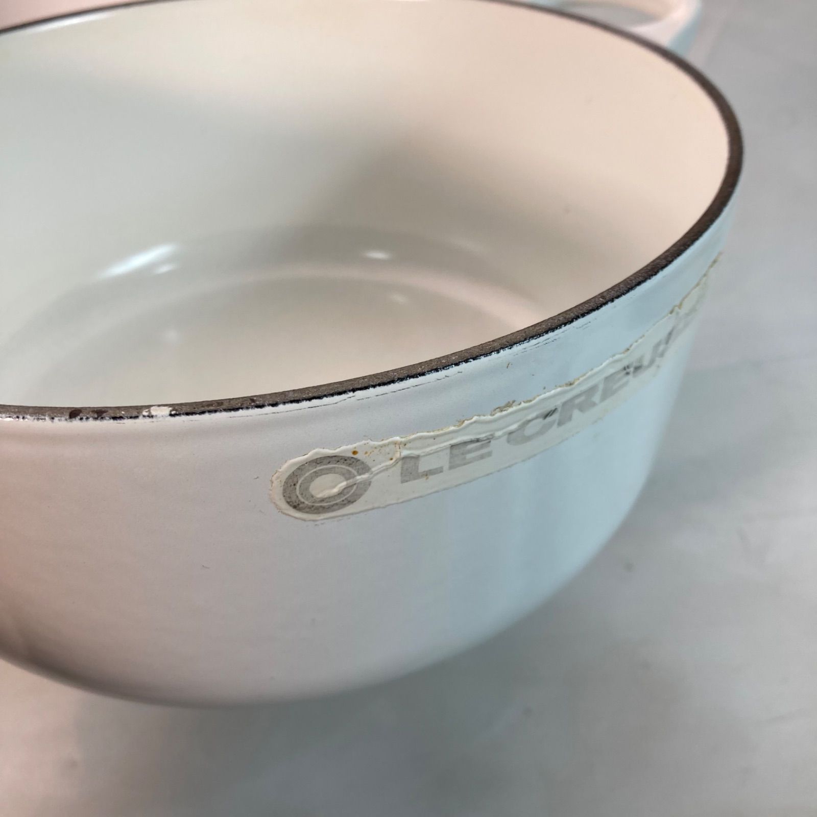 並品】LE CREUSET 両手鍋 ホワイト 20cm - メルカリ