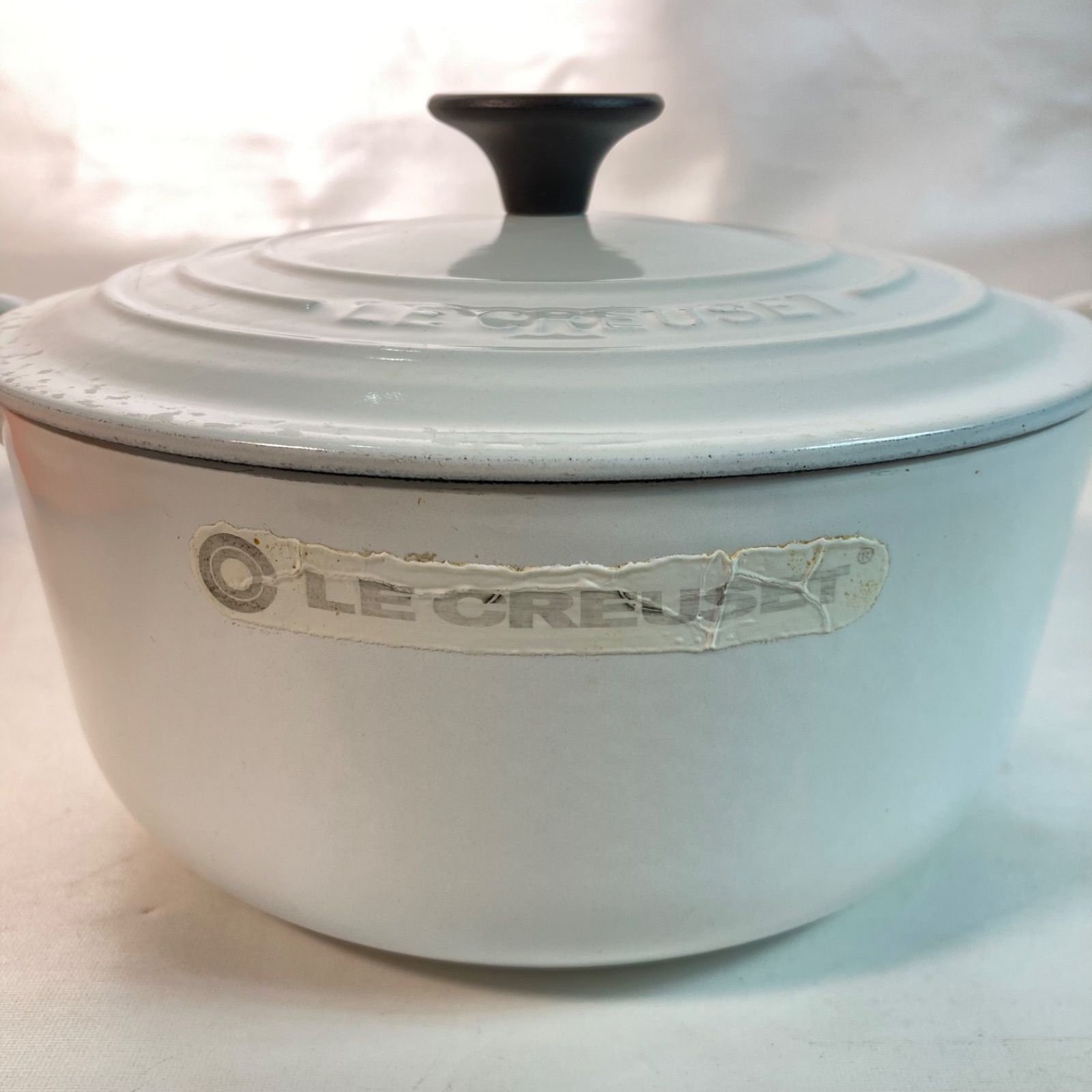 並品】LE CREUSET 両手鍋 ホワイト 20cm - メルカリ
