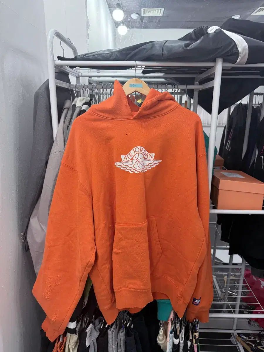 ジョーダン オレンジ フーディーT