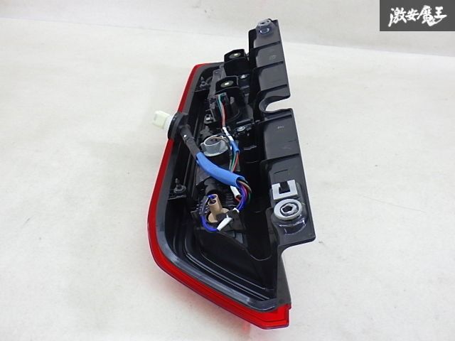 車 【割れ無し！】SUZUKI スズキ 純正 MK94S スペーシア テールライト
