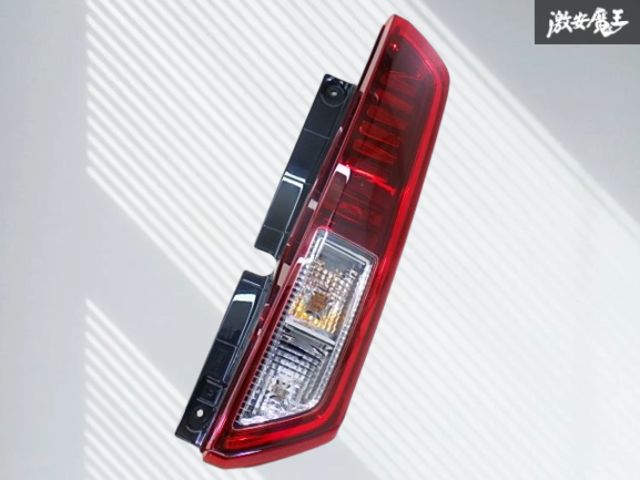 車 【割れ無し！】SUZUKI スズキ 純正 MK94S スペーシア テールライト
