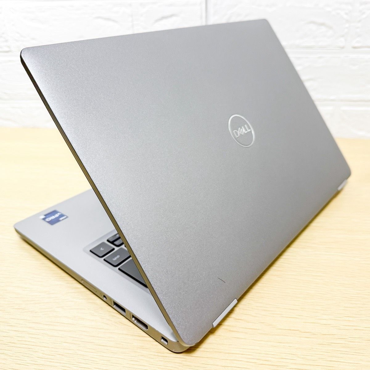美品】DELL Latitude 5330 第12世代 Core i5 16GB 256GB SSD - メルカリ