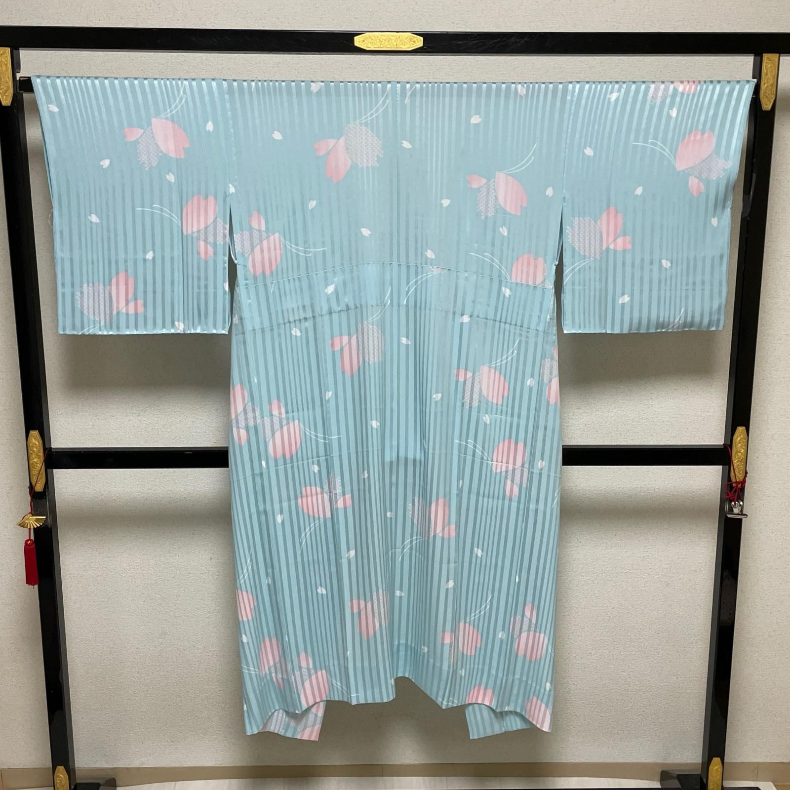長襦袢 蝶に桜の花びら 縞模様 可愛い水色 着物 正絹 X-3024 - メルカリ