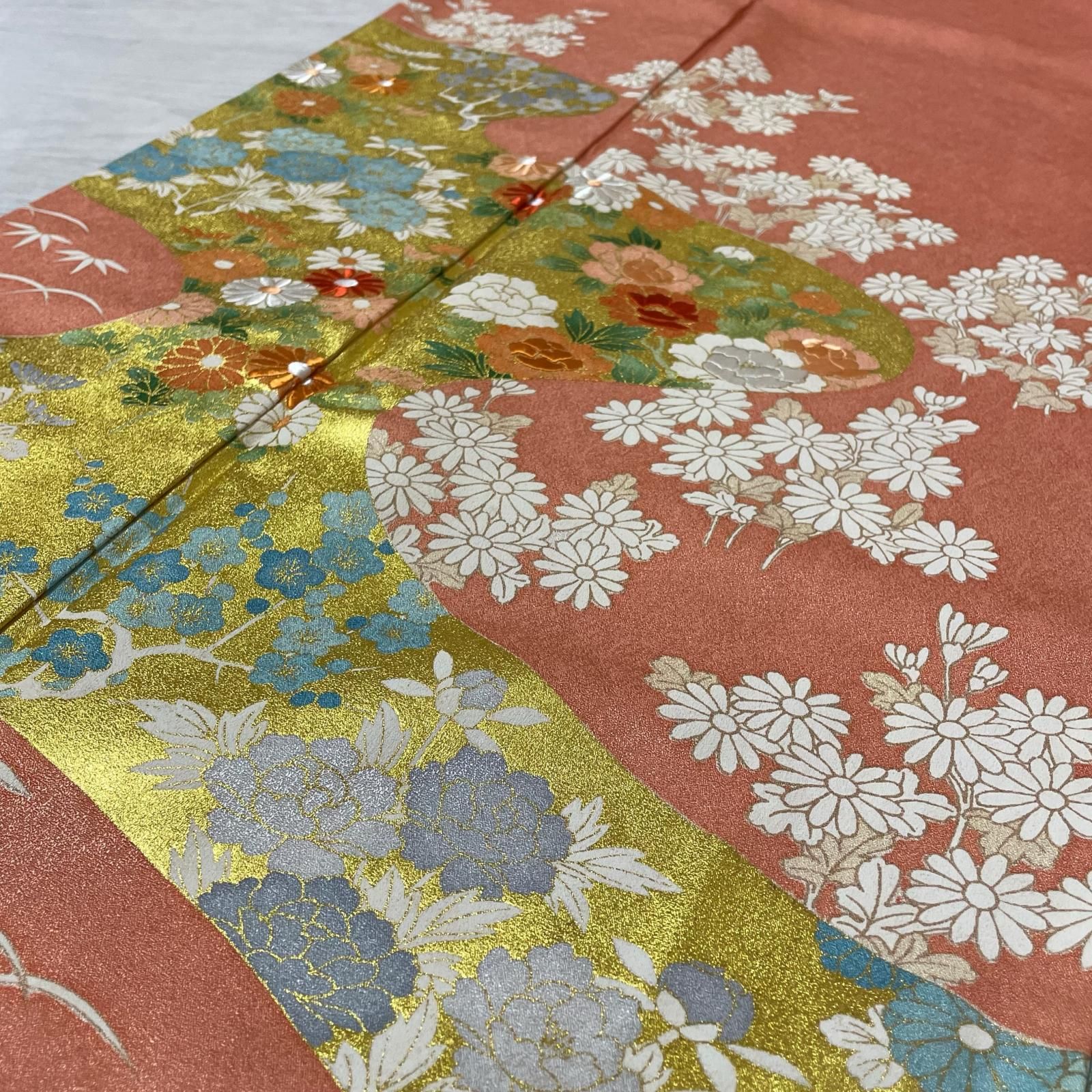 色無地 煌びやか 刺繍 流水に華やかな花模様 着物 正絹 一つ紋 X-3038