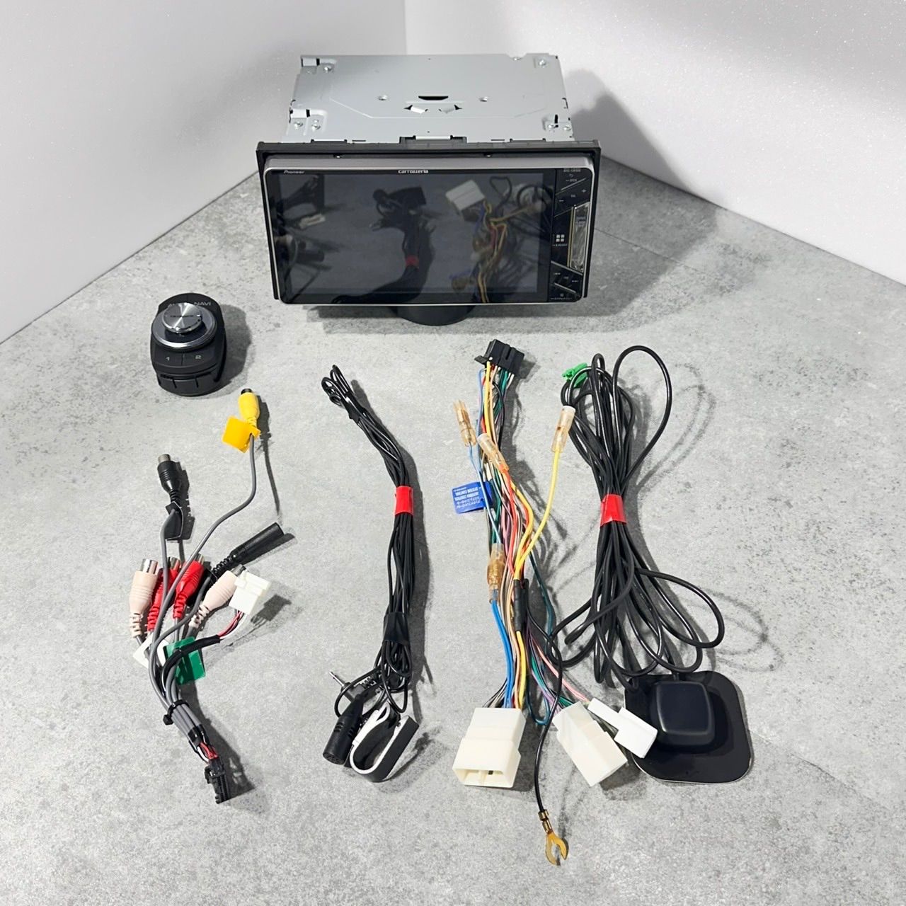 カロッツェリア サイバーナビ AVIC-CW900 7型ワイド カーナビ - メルカリ