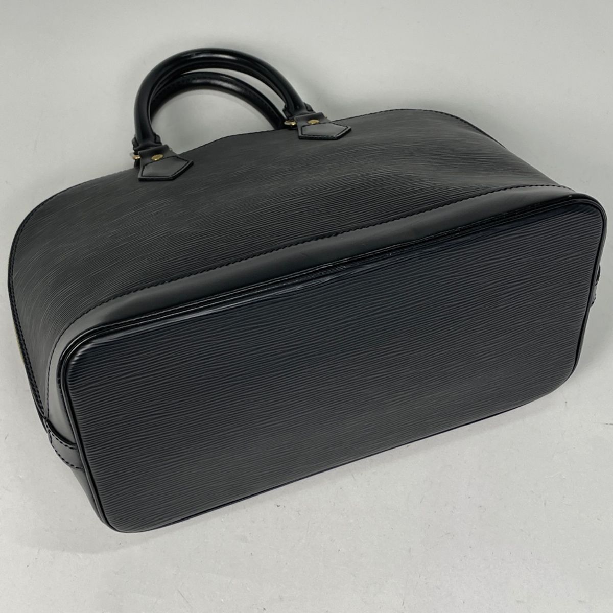 ルイ・ヴィトン Louis Vuitton アルマ ハンドバッグ エピ ノワール