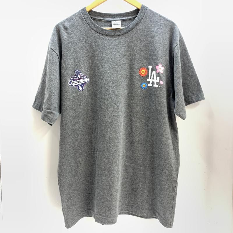 村上 x ドジャース ファナティクス Tシャツ　Mサイズ　色グレー 中古】Fanatics 村上隆 ドジャース 2025WS 優勝コラボ Tシャツ XL