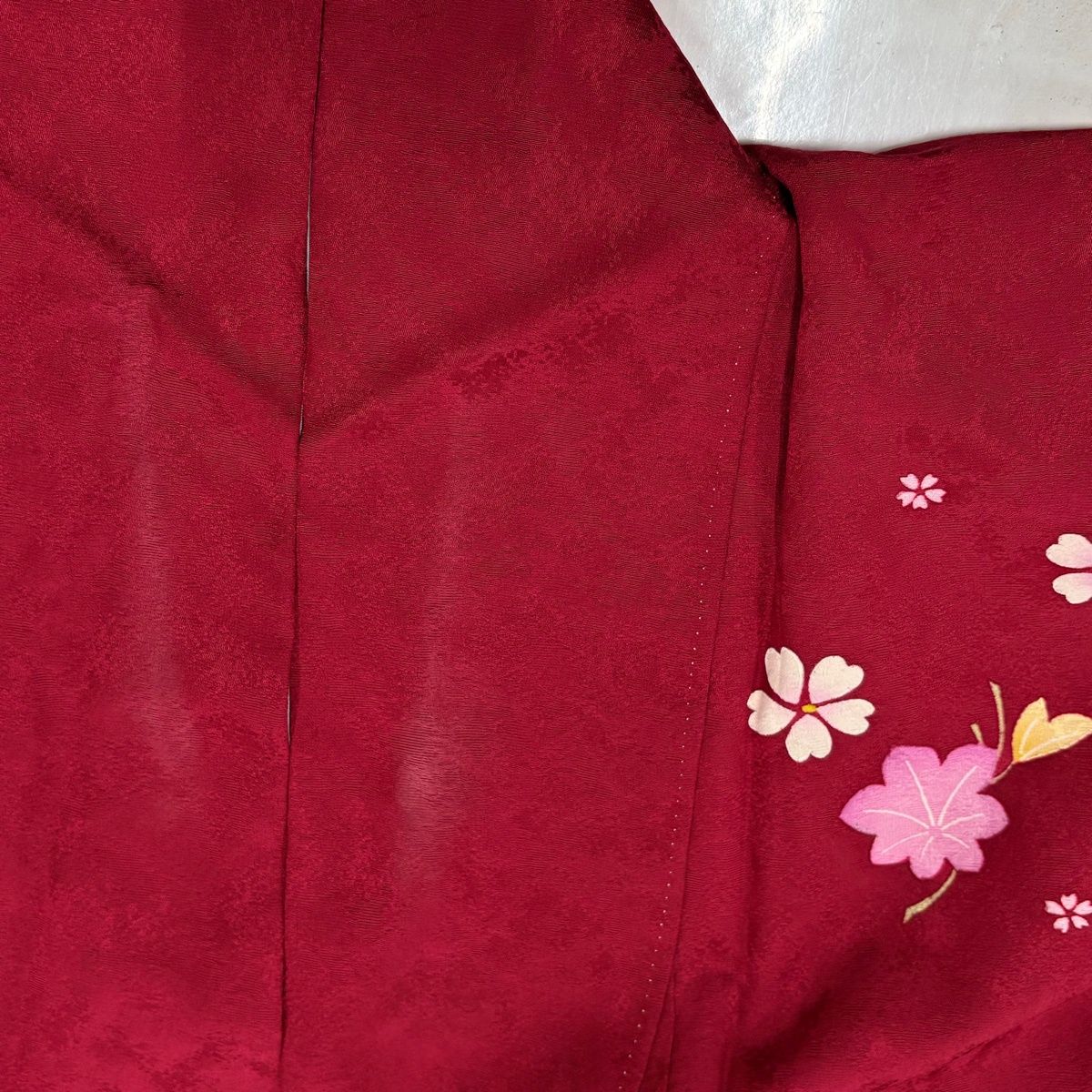 【振袖フルセット】身丈162.5cm 裄丈67.5cm 桜 流水 箔 金彩 赤 振袖 身丈169cm 裄丈67.5cm L 袷 桜 流水 箔 染め分け 赤 正絹 秀品