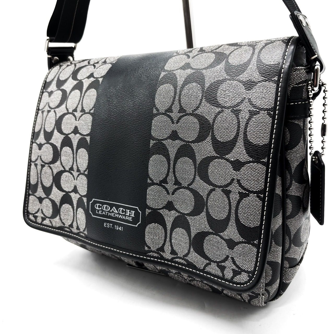 【良品】coach y2k signature pvc leather shoulder messengerbag A4 gray×black men's コーチ メッセンジャーバッグ