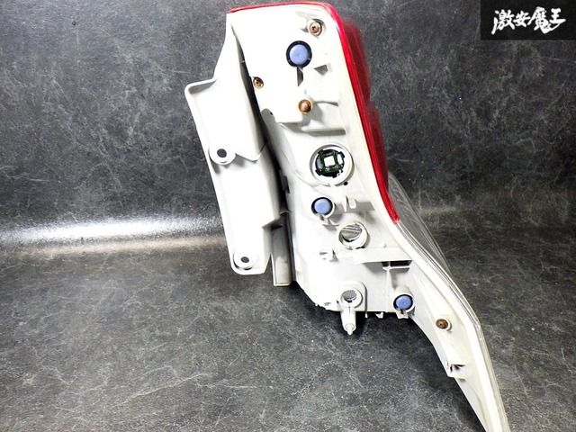 破損無し！ 即発送！】点灯OK！ トヨタ純正 TRJ150W プラド 前期 LED