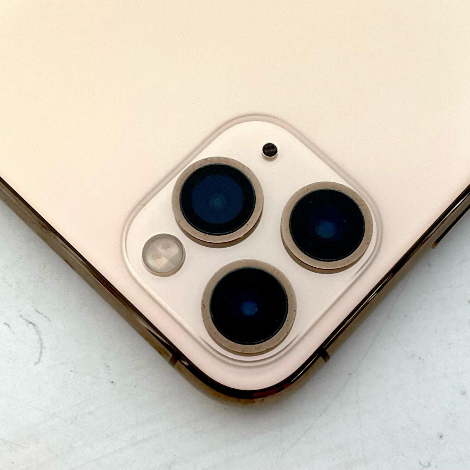 iPhone 11 Pro 256GB ゴールド Softbank 中古 - メルカリ