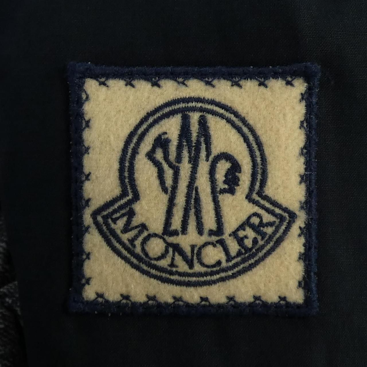 モンクレールガムブルー MONCLER GAMMEBLEU 23913131080 ダウンコート