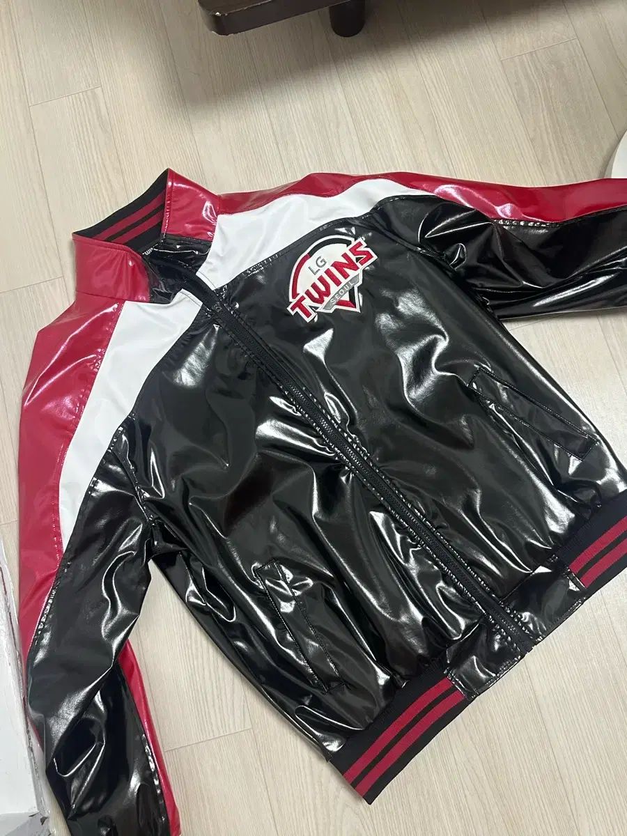 LG TWINS サテンジャンパー