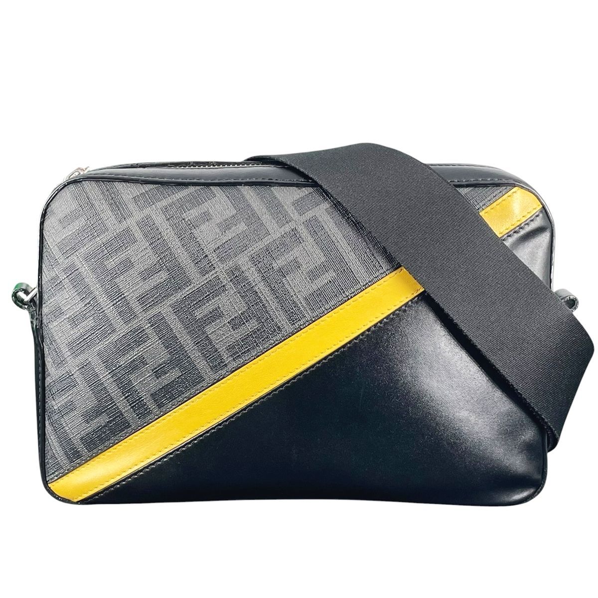 FENDI 犬 ドッグ バッグチャーム ズッカ FF 黒