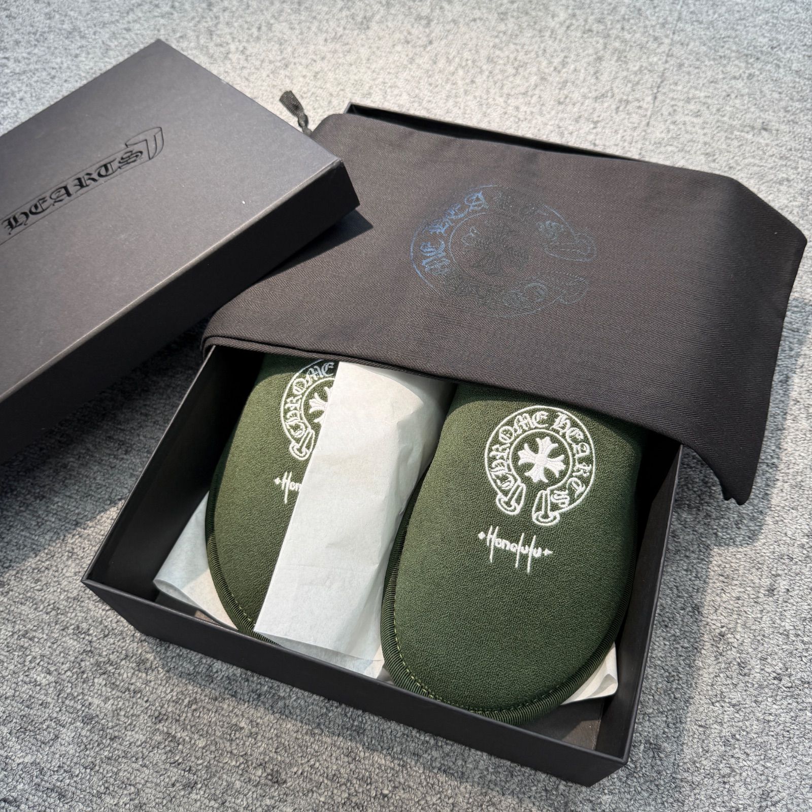 新品未使用　CHROME　HEARTS クロムハーツ　ホノルル限定　HOTEL SLIPPER　ホースシュー刺繍スリッパ　Lサイズ