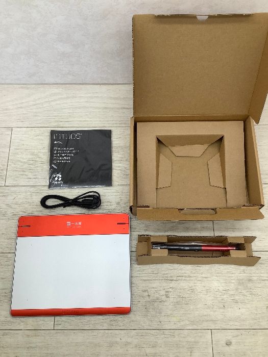H6 WACOM ワコム ペンタブレット INTUOS Pen ＆ Touch small CTH-480 一太郎モデル 30TH special tablet 現状品