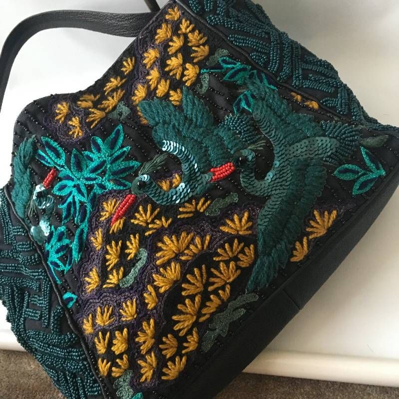 【美品】JAMIN PUECH 鳥型パーティーバッグ 刺繍 ショルダーバッグ 美品 JAMIN PUECH（ジャマンピュエッシュ）鳥 バード 装飾 バッグ