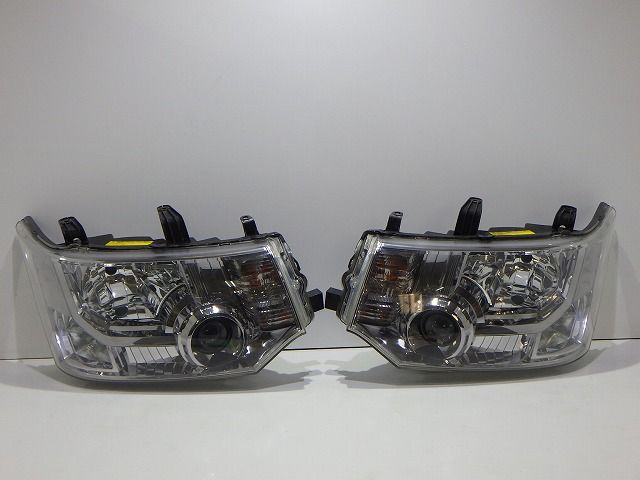 デリカD5 ヘッドライト 左右 HID CV 前期 100-87918 8301C536/D291