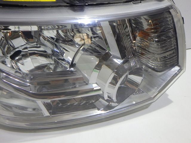 デリカD5 ヘッドライト 左右 HID CV 前期 100-87918 8301C536/D291