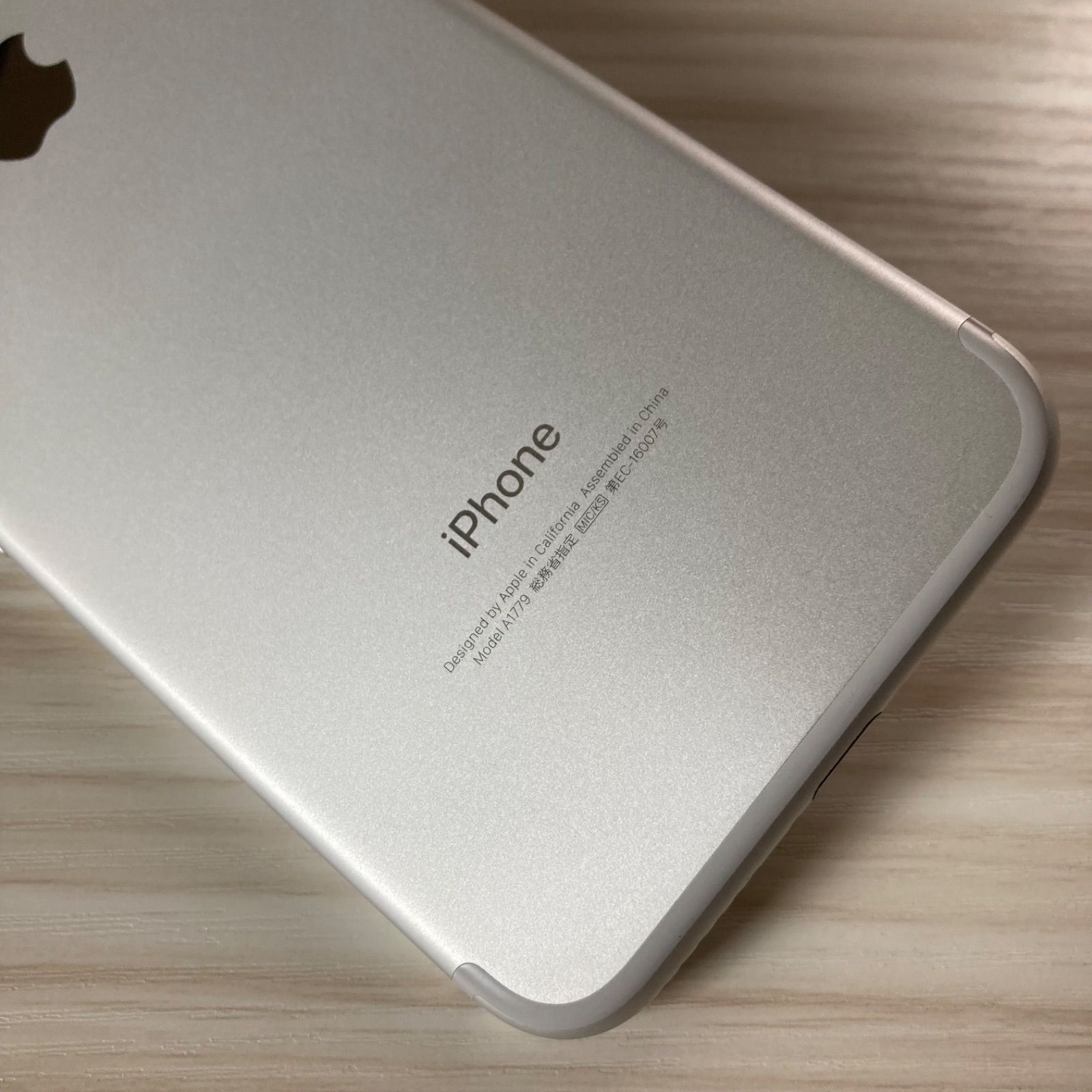 iPhone7 128GB Silver バッテリー88% SIMフリー - メルカリ