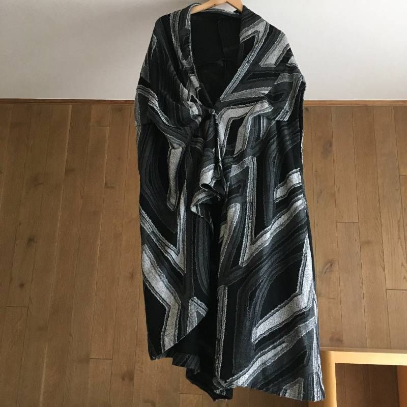 【最終値下げ】美品 萌 MOYURU モユル センソユニコ ウール コート 美品 萌 MOYURU（モユル）センソユニコ ポンチョ コート M-L - メルカリ