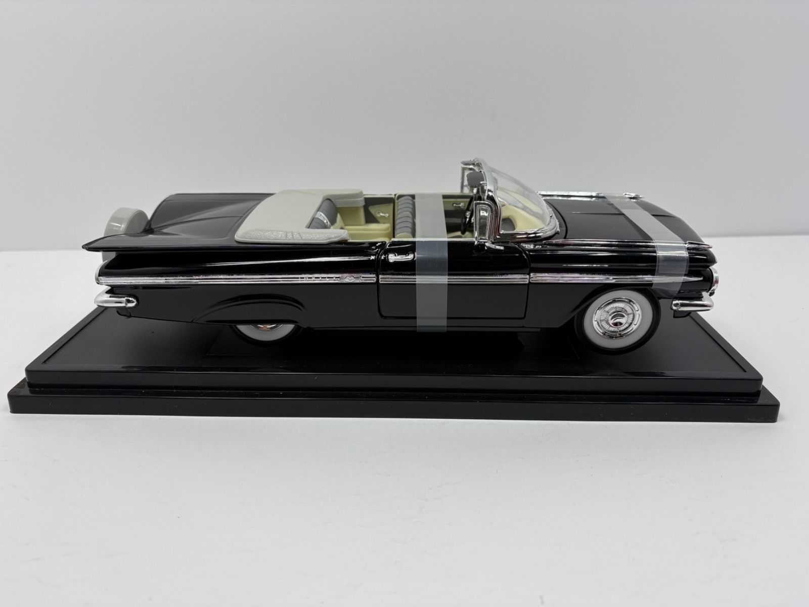 1959 Chevrolet Impala コンバーチブル 1/18 Road Signature シボレー