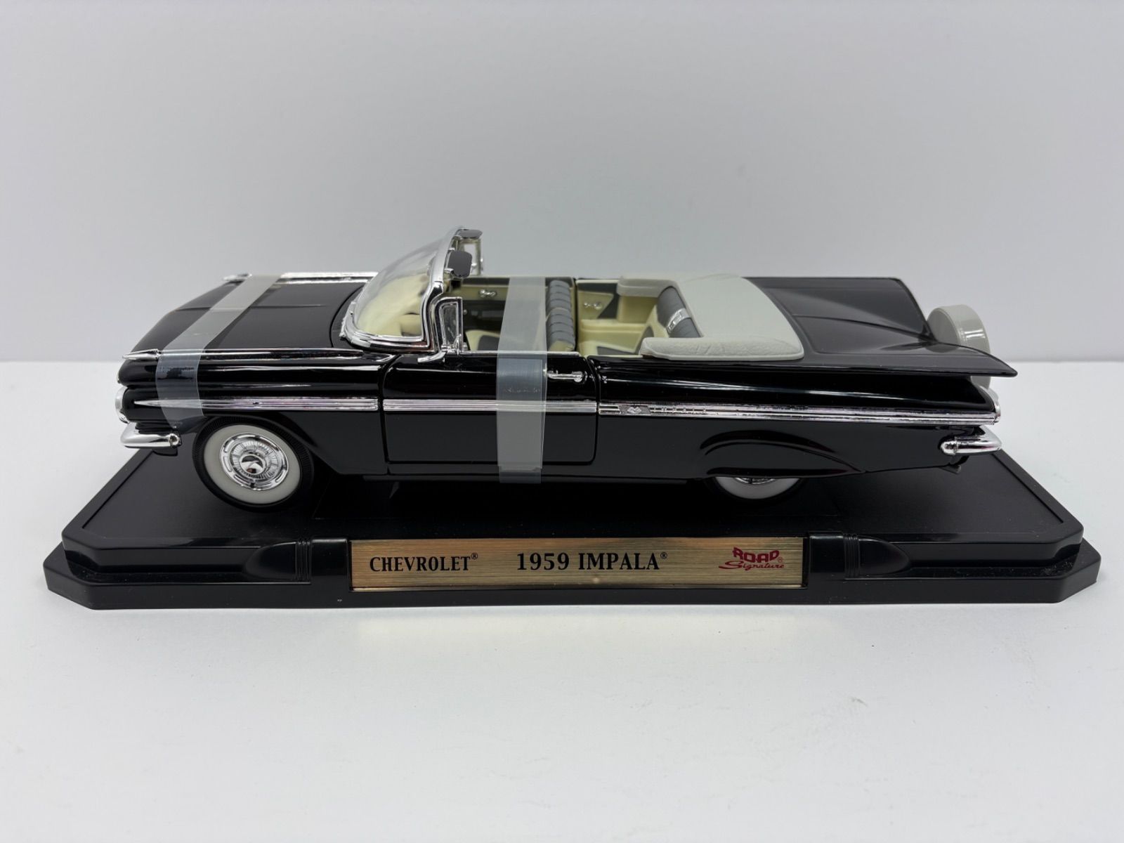 1959 インパラ コンバー ミニカー 1/18 1959 Chevrolet Impala コンバーチブル 1/18 Road Signature シボレー