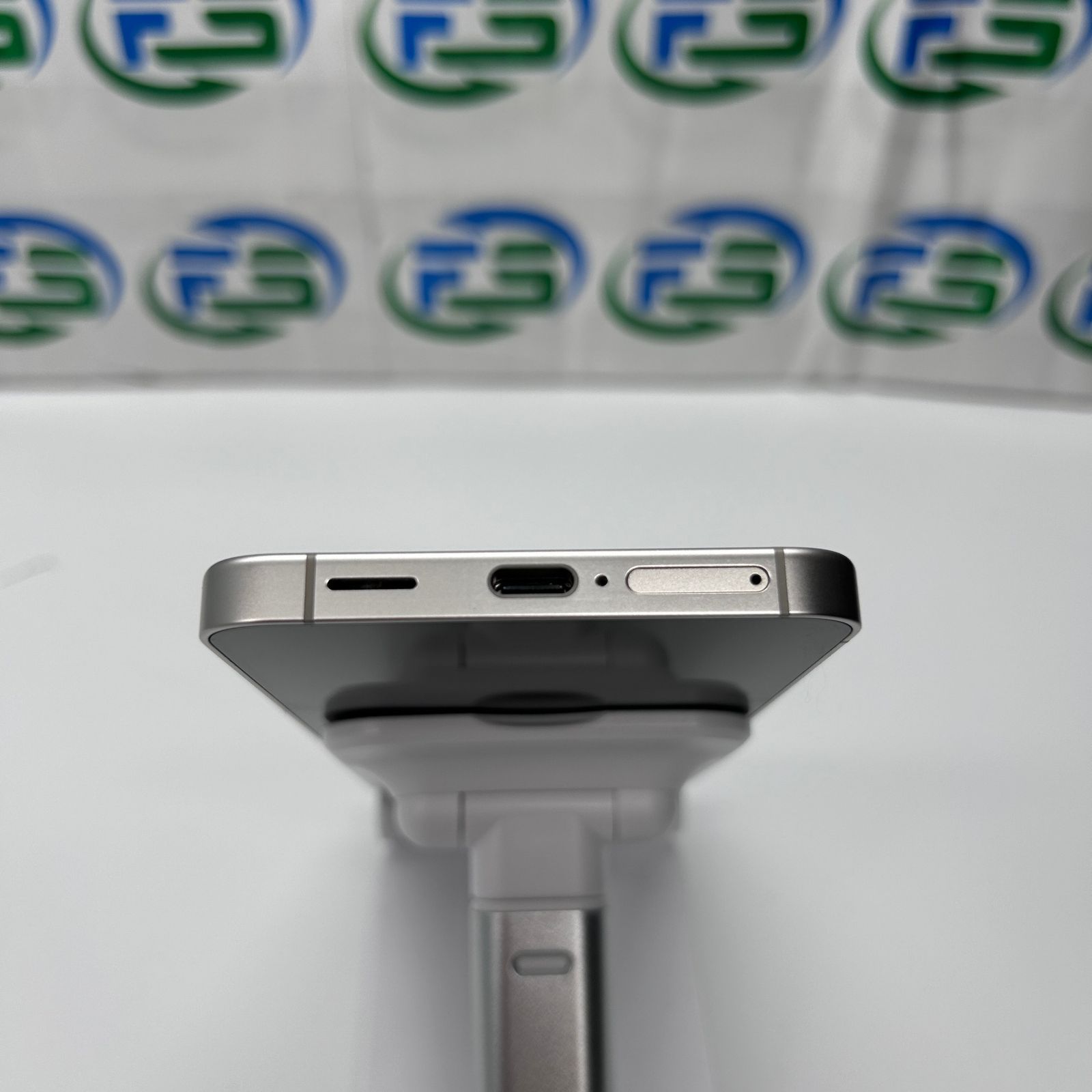 Galaxy S24 8GB 256GB SCG25 アンバーイエロー Bランク バッテリー良好