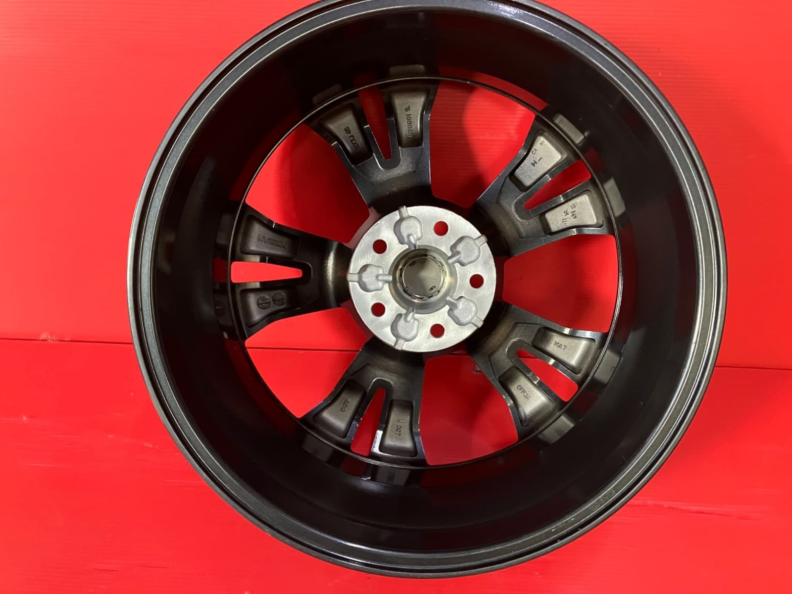 中古ホイール[18x7.0+45 114.3/5H 日産 T32エクストレイル純正] 4本SET