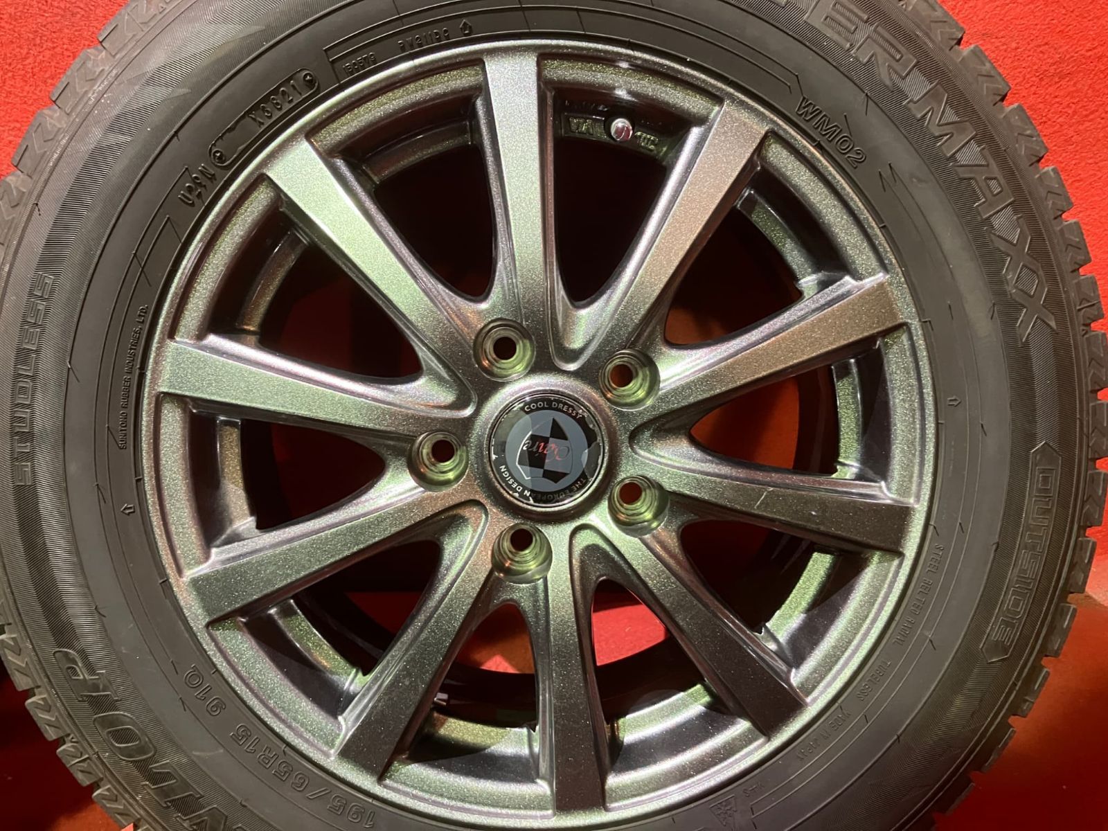 スタッドレスタイヤホイールセット【195/65R15 DUNLOP WM02】[15x6.0+ 