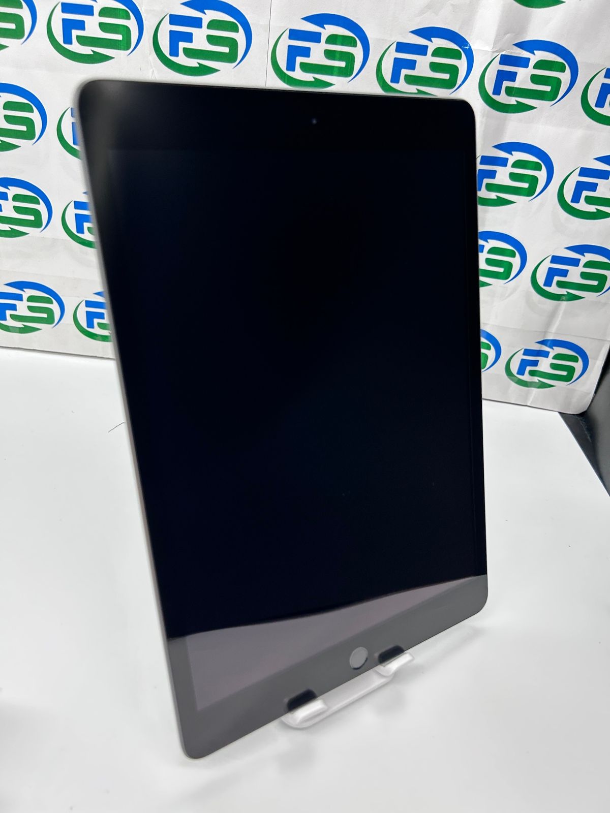 iPad 第8世代 Wi-Fi 128GB スペースグレイ MYLD2J/A A2270 外観Bランク