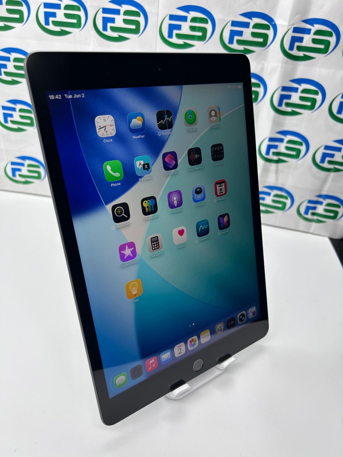 iPad 第8世代 128GB スペースグレイ Bランク訳あり-メルカリ