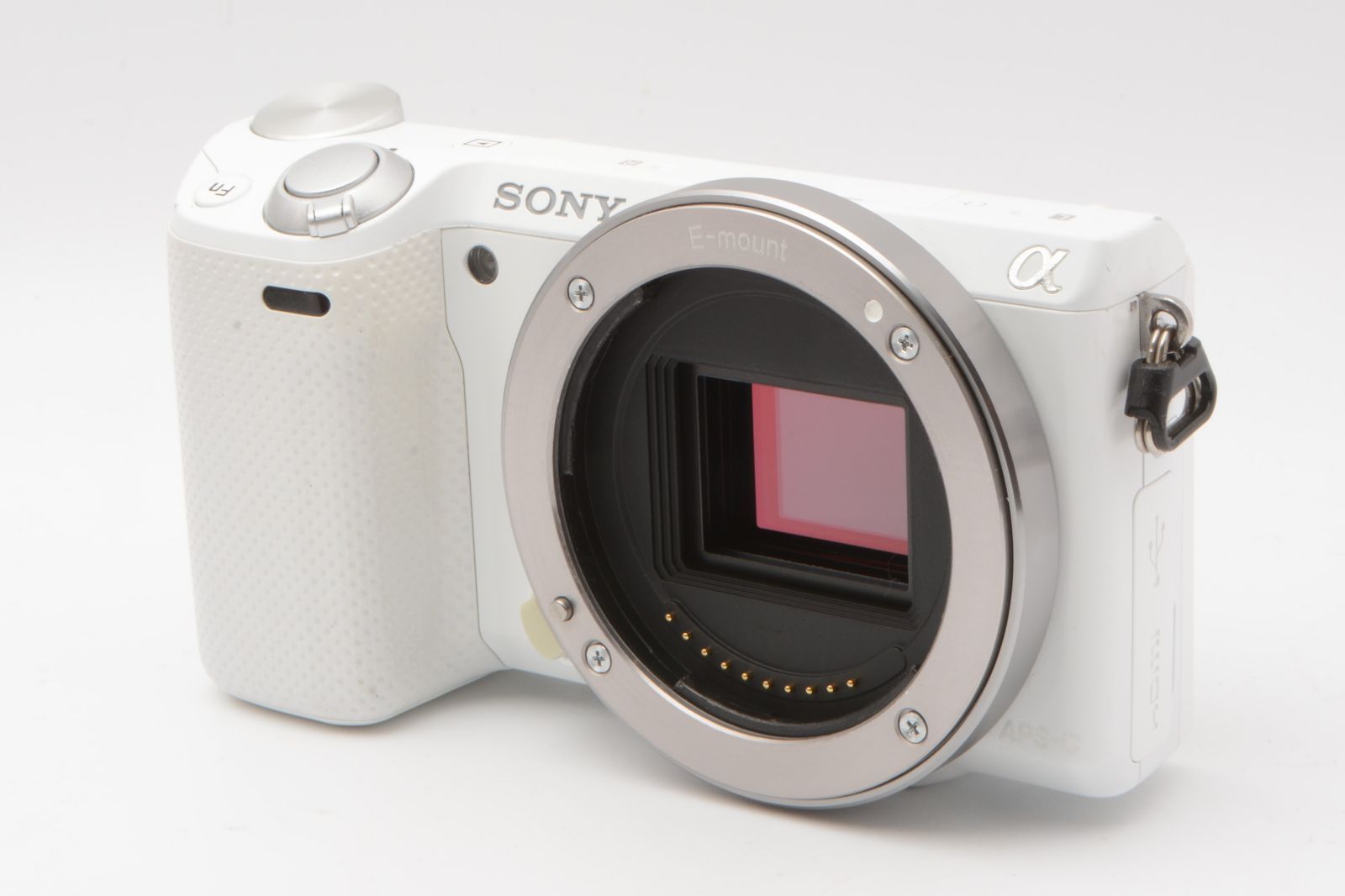 SONYコンパクトカメラ ショット数4850回 SONY NEX-5R ボディ ホワイト 充電ケーブル付き