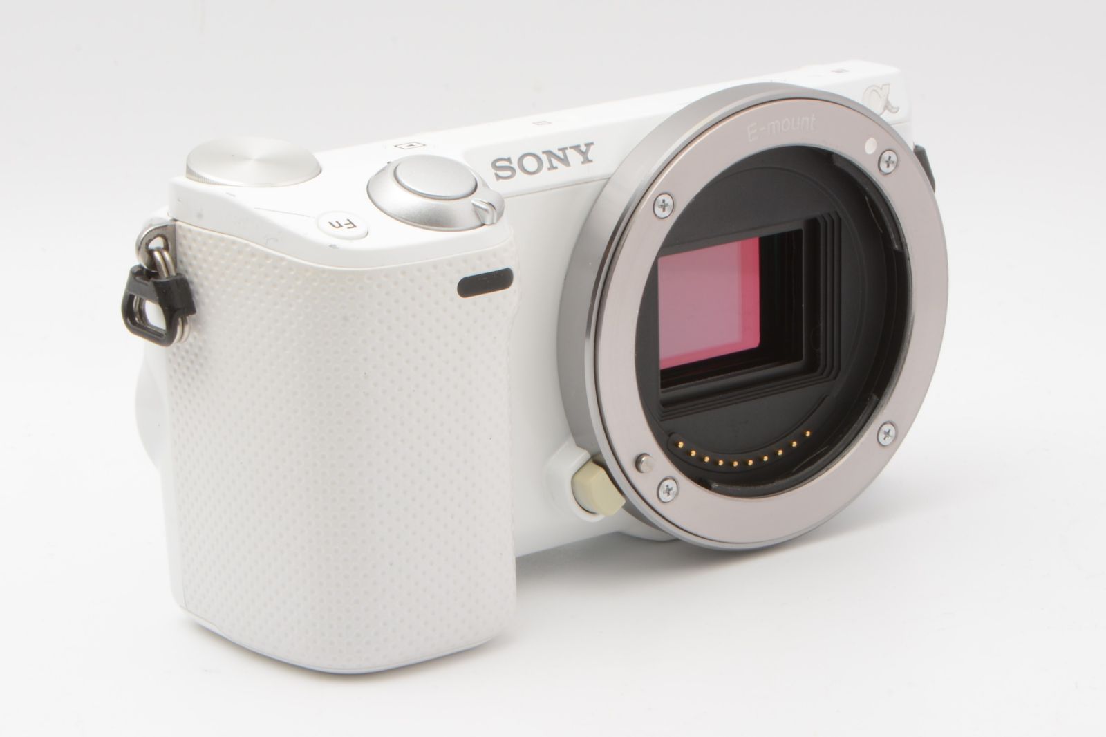 ショット数4850回 SONY NEX-5R ボディ ホワイト 充電ケーブル付き