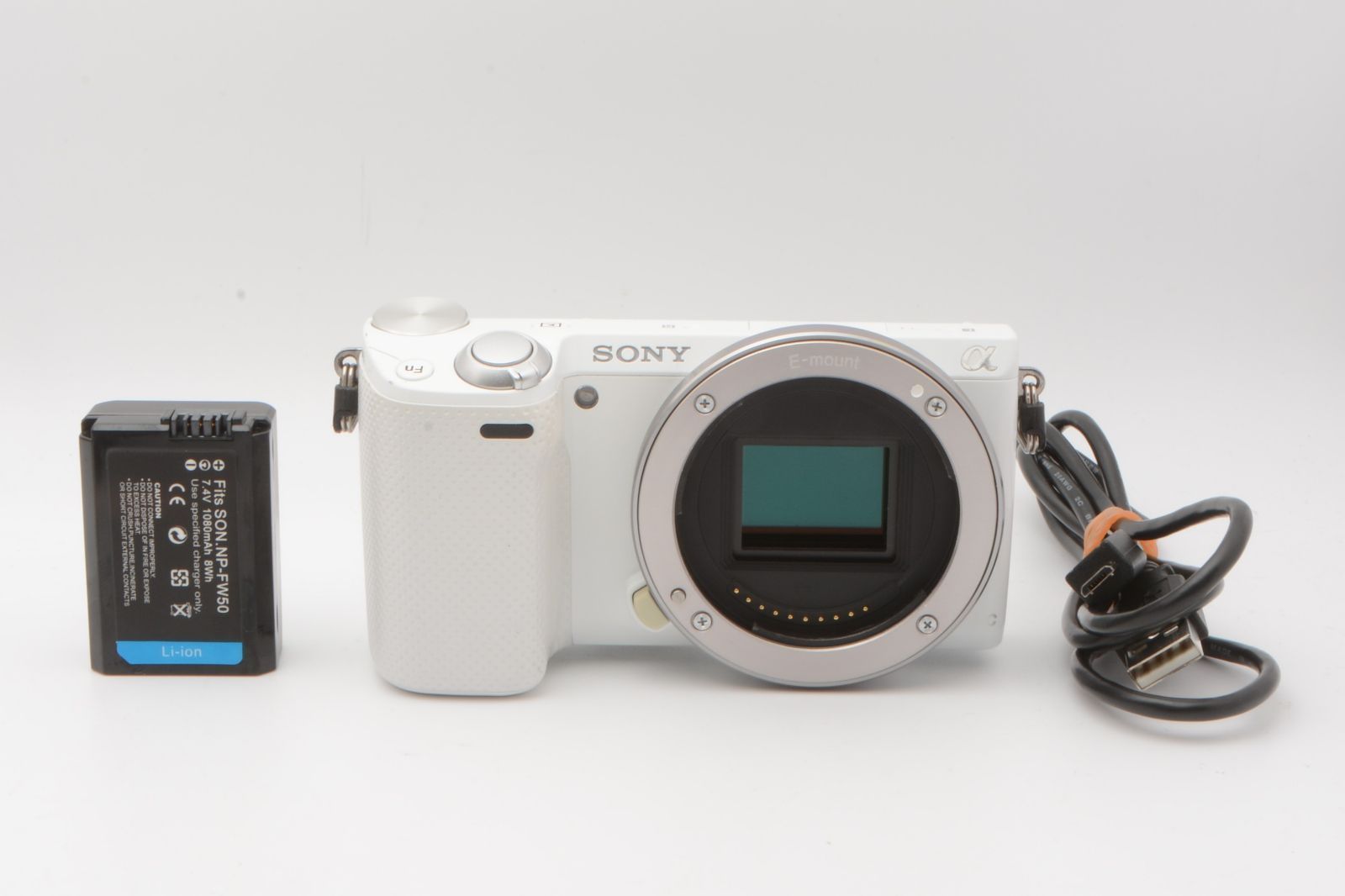 SONY NEX-5Rホワイト 一眼レフカメラ　バッテリー×4　自撮りスイッチ等 ショット数4850回 SONY NEX-5R ボディ ホワイト 充電ケーブル付き