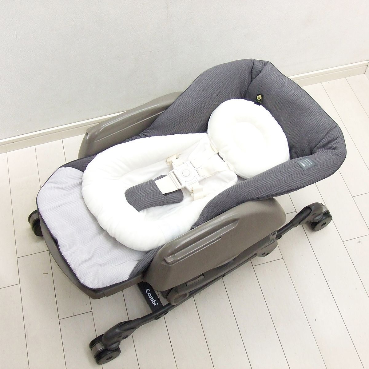お得っ！厳選中古】美品 美品 電動 ハイローチェア Combi コンビ