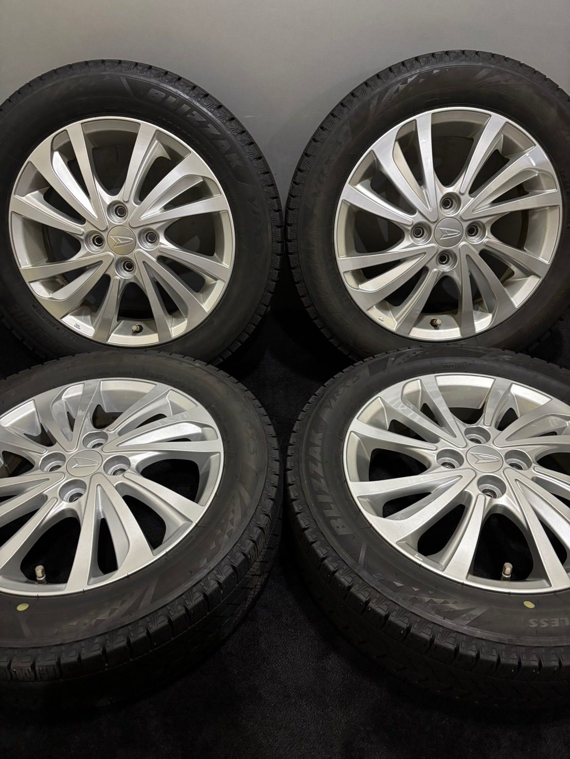 タフト　165/65/15 VRX3 スタッドレスタイヤ ☆165/65R15 BRIDGESTONE/VRX3 21年製 ダイハツ タフト 純正 15インチ