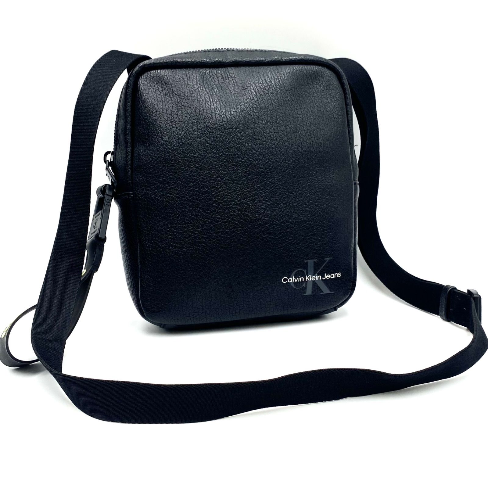 Calvin Klein カルバンクライン ジーンズ ショルダーバッグ クロス 