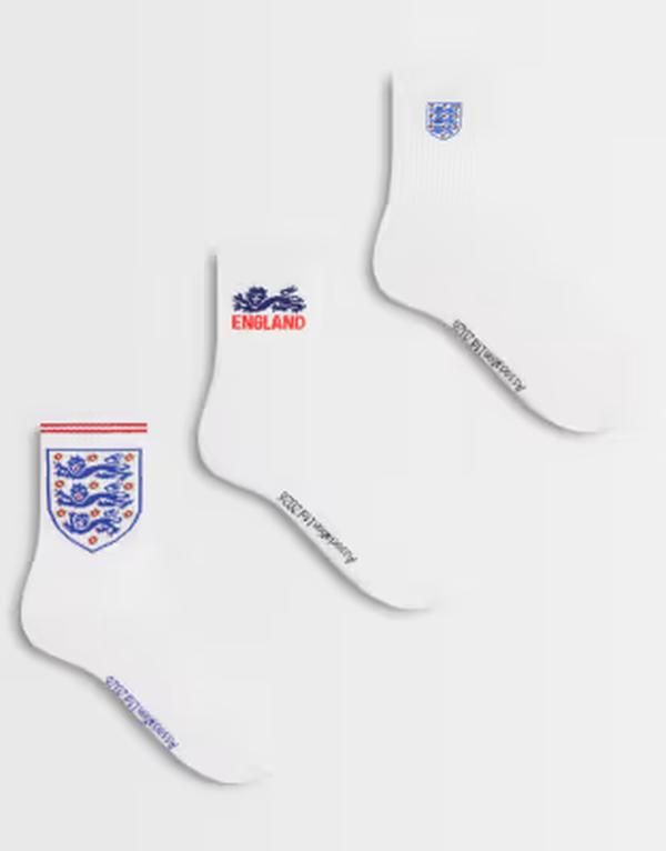 エイソス メンズ アンダーウェア 靴下 グラフィック ASOS DESIGN 3 pack socks with England world cup graphic in multi マルチカラー
