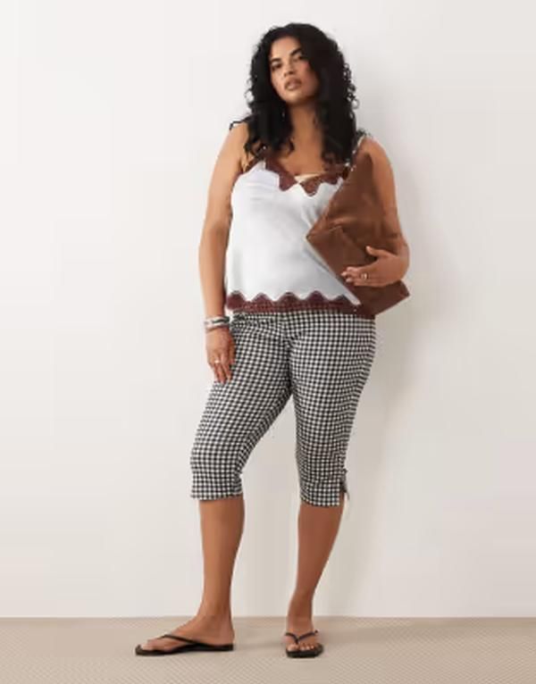 エイソス レディース ボトムス レギンス ギンガムチェック キャップ ジャージー ギンガム ASOS Curve ASOS DESIGN Curve jersey capri leggings in mono gingham