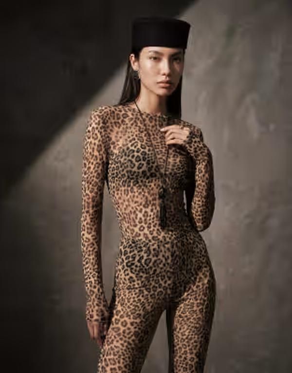 エイソス レディース ボトムス レギンス プリント メッシュ ASOS DESIGN mesh stirrup leggings in leopard print BROWN ブラウン