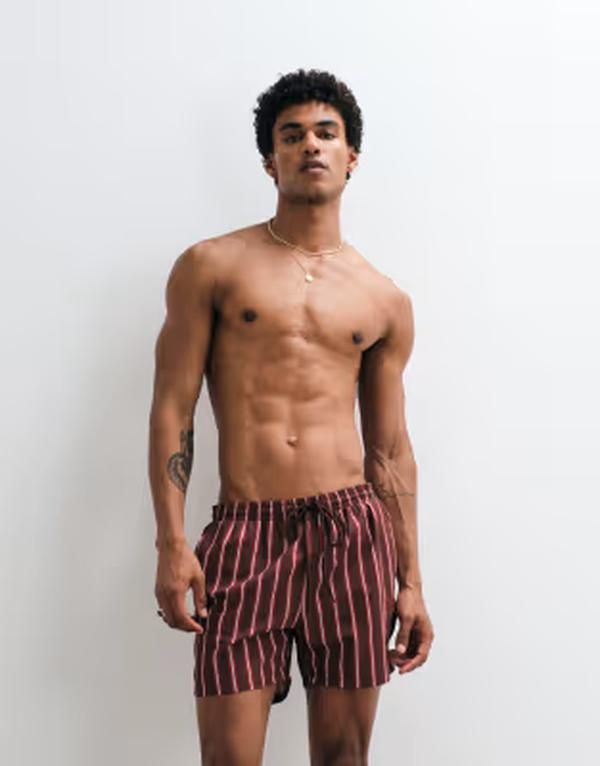 サウスビーチ メンズ 水着 ハーフパンツ・ショーツ ショートパンツ South Beach striped swim shorts in dark brown ブラウン
