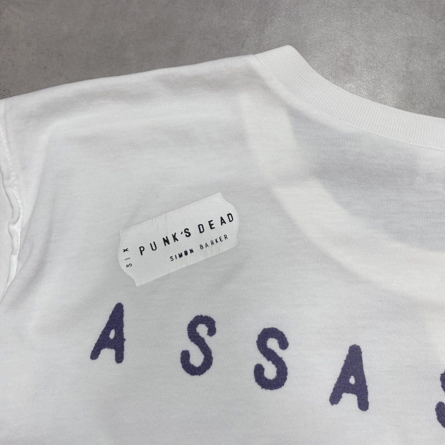 GQ5680◇FRAGMENT / AKA SIX by SIMON BARKER : DORONE インサイド 
