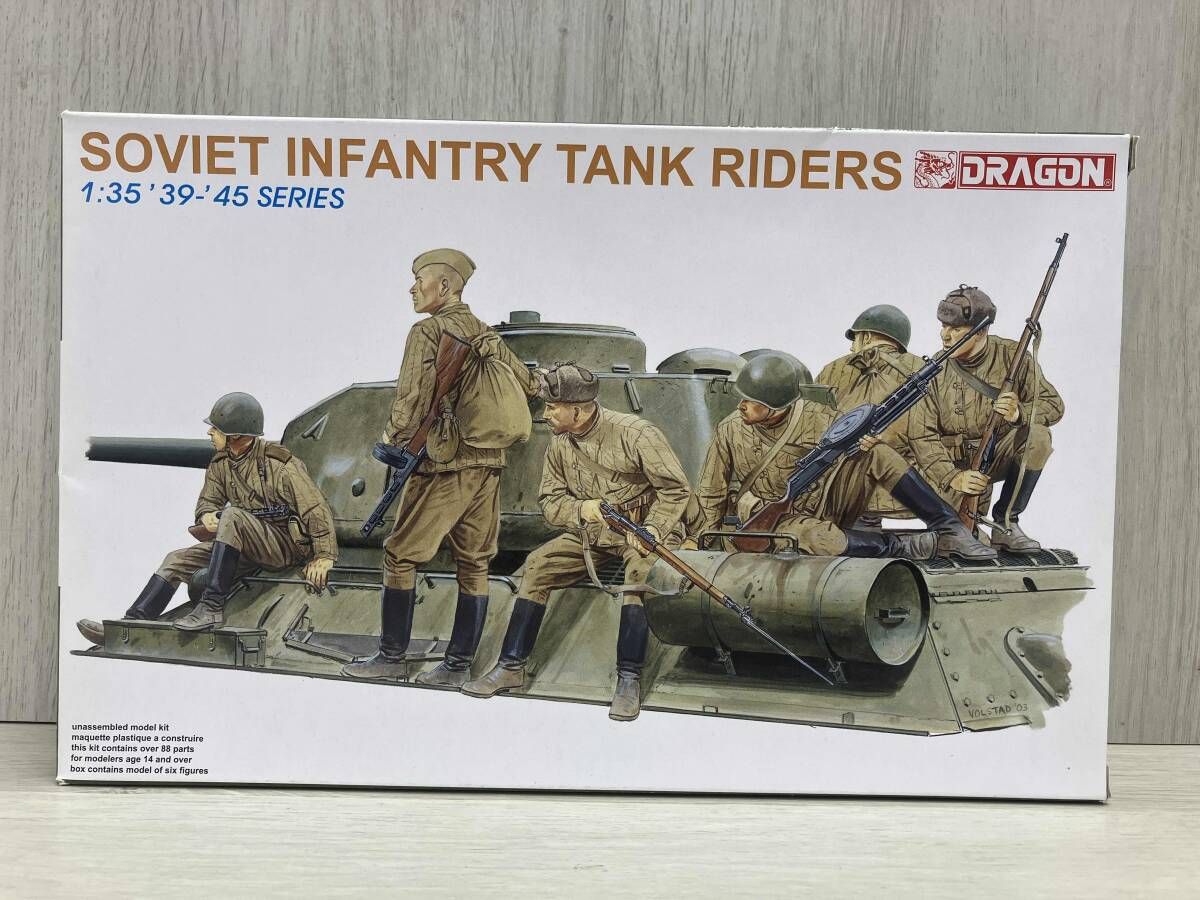 ドラゴンモデルズ　ソビエト赤軍第133戦車旅団　走行車両乗員ブカエフ プラモデル ドラゴンモデルズ 1/35 ソビエト軍 戦車跨乗兵 '39-'45