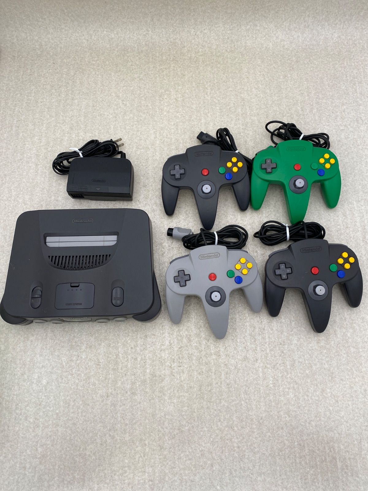 ニンテンドー64 本体 　動作品　コントローラー４点