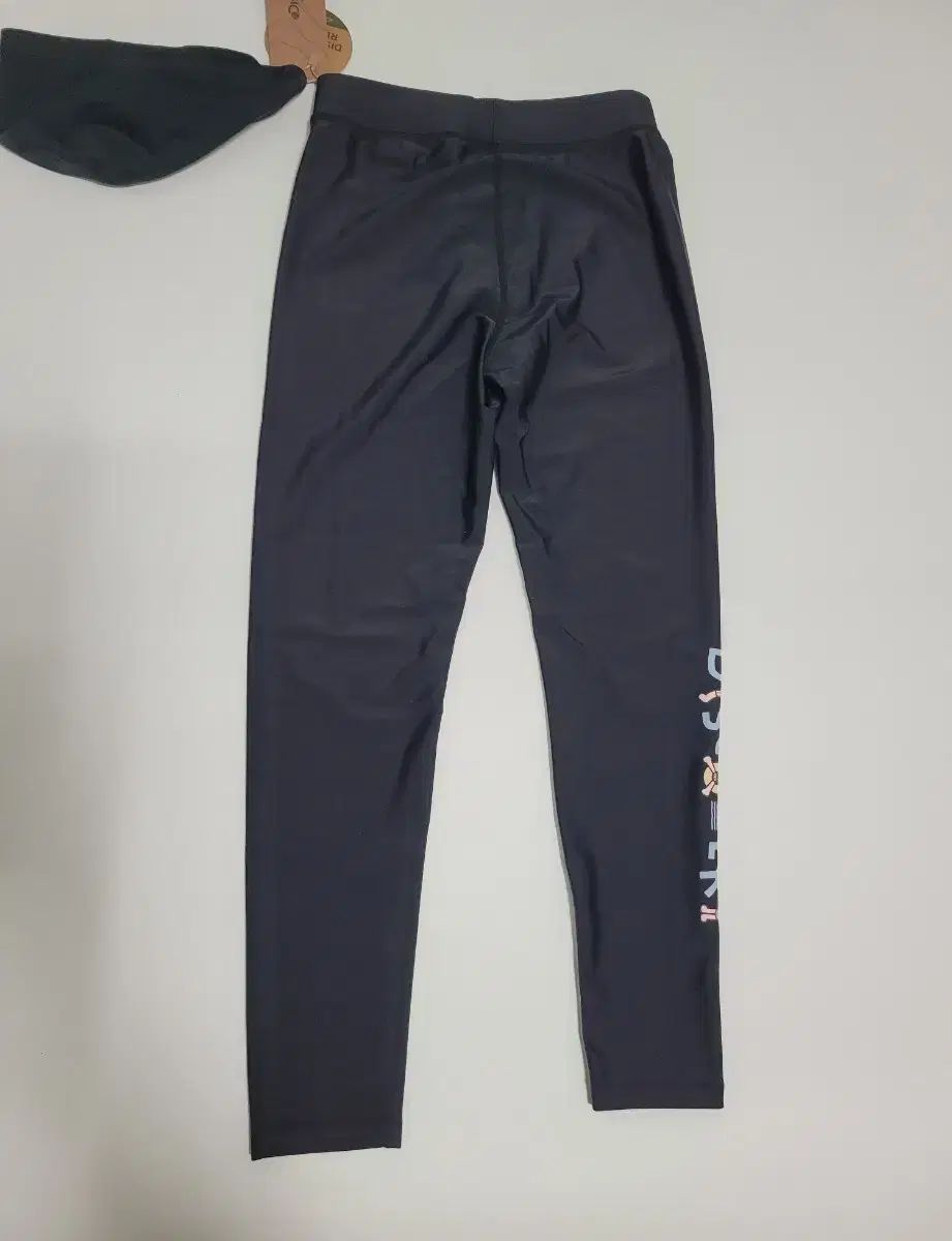 新品) DISCOVERY リー キッズ ラッシュガード ウォーターレギンス 130 160｜その他
