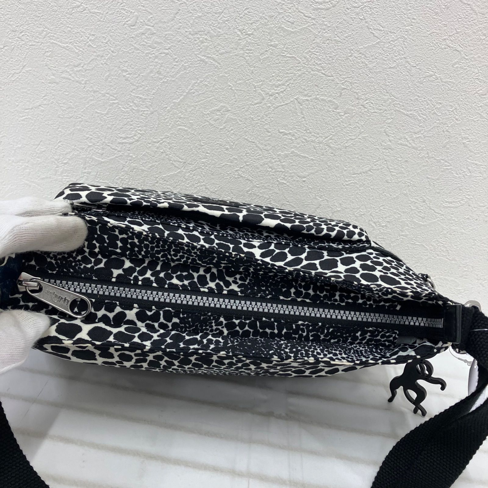 Kipling キプリング 動物柄 ブラック キャリーケース 中型