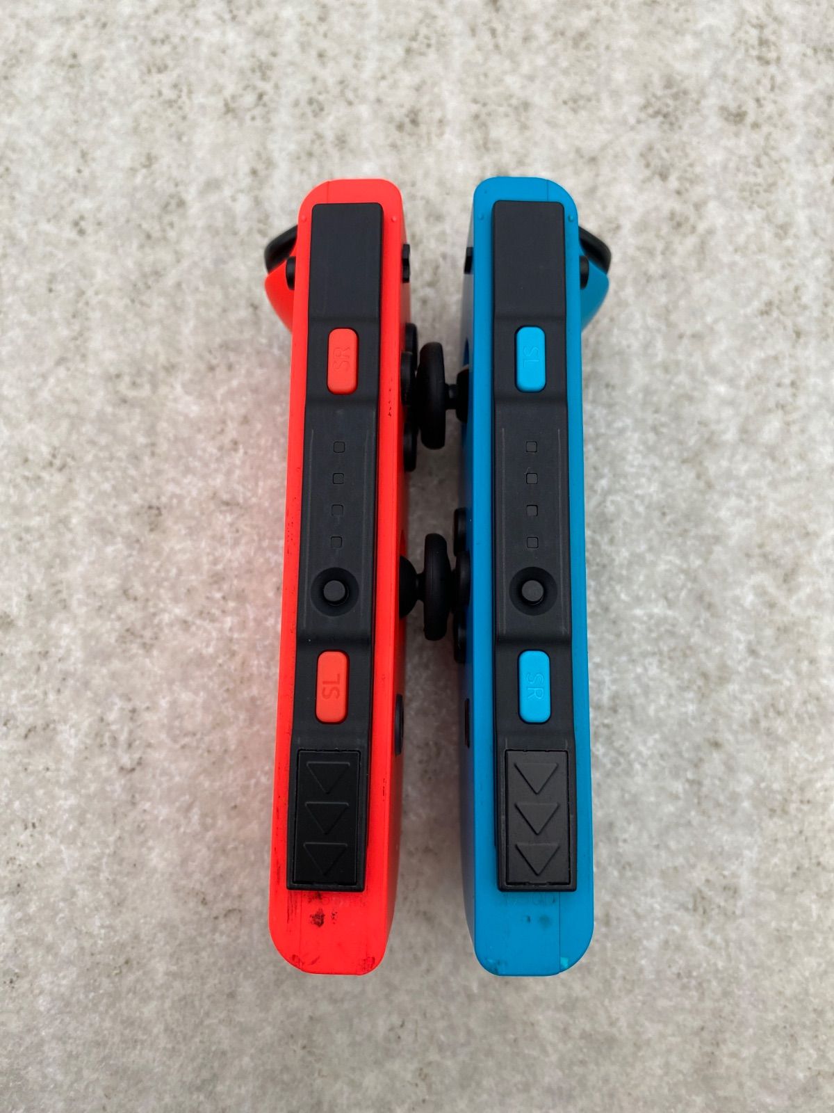 ◇Nintendo Switch Joy－Con（L） ネオンブルー／（R） ネオンレッド