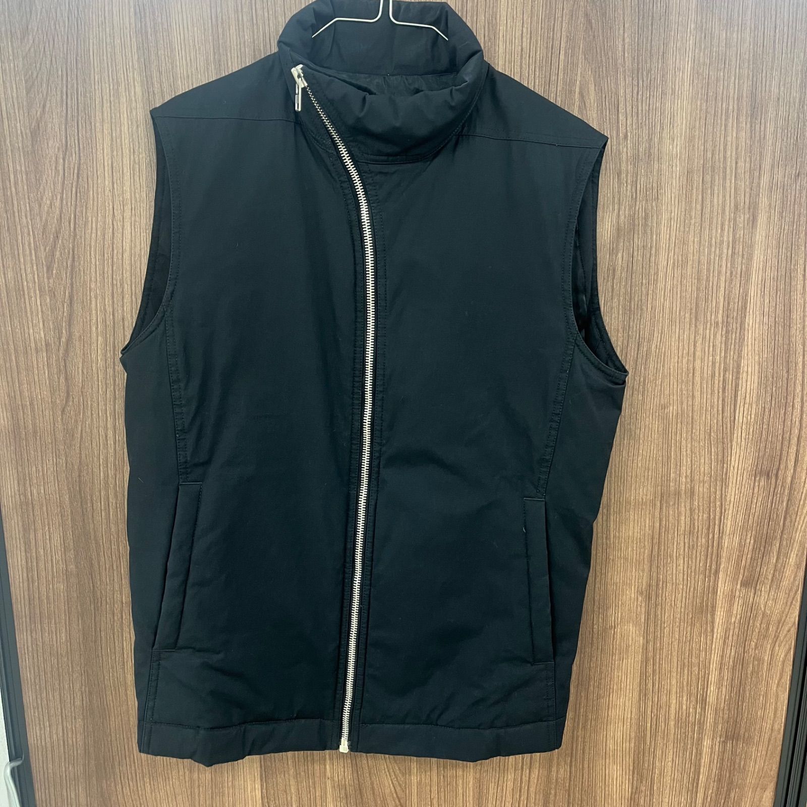 25SS rick owens ベスト　ノースリーブアウターシャツ　黒　46 n) Rick owens リックオウエンス ダウン ベスト黒 ノースリーブ